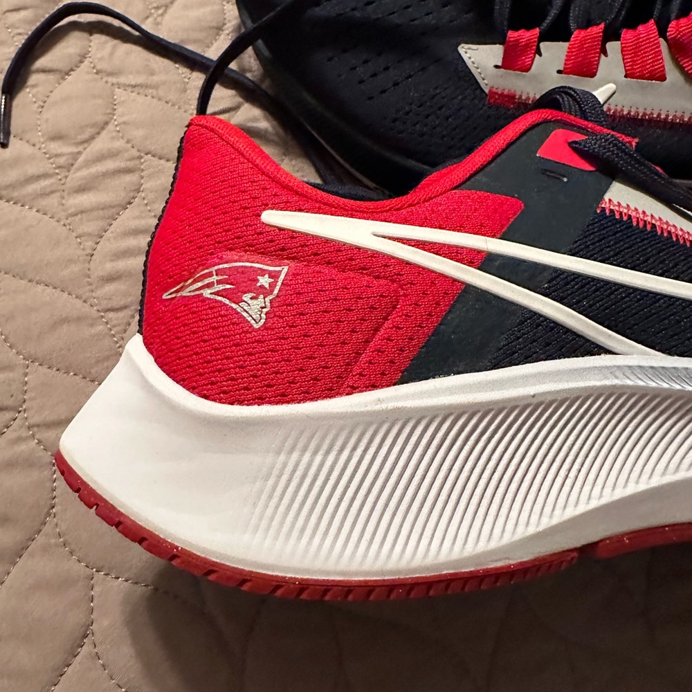 New England Patriots Nike Air Zoom Pegasus 38 - NWOB